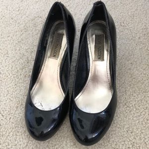 Steve Madden black patent pumps/heels